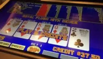 Quelles sont les différences entre poker et vidéo poker?